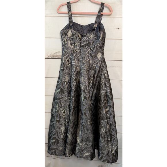 Taylor Formal Dress Size 6 Long Adj. Straps Holiday Silver Gray Print Sleeveless - Picture 2 of 6